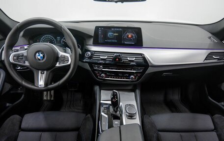 BMW 5 серия, 2019 год, 3 850 777 рублей, 14 фотография