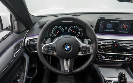 BMW 5 серия, 2019 год, 3 850 777 рублей, 15 фотография