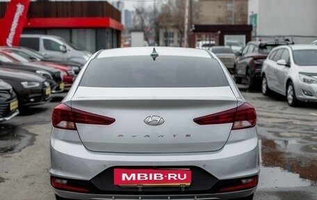 Hyundai Avante, 2018 год, 1 999 000 рублей, 6 фотография