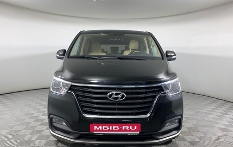 Hyundai H-1 II рестайлинг, 2019 год, 3 330 000 рублей, 2 фотография