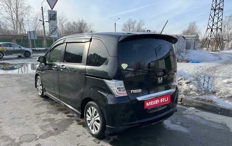 Honda Freed I, 2012 год, 1 415 000 рублей, 5 фотография