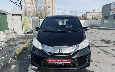Honda Freed I, 2012 год, 1 415 000 рублей, 2 фотография