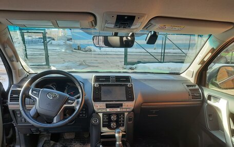 Toyota Land Cruiser Prado 150 рестайлинг 2, 2020 год, 7 000 000 рублей, 11 фотография