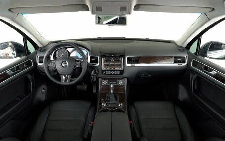 Volkswagen Touareg III, 2011 год, 2 039 000 рублей, 7 фотография