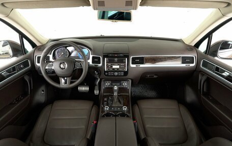 Volkswagen Touareg III, 2011 год, 2 079 000 рублей, 18 фотография