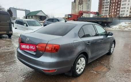 Volkswagen Jetta VI, 2011 год, 999 999 рублей, 3 фотография