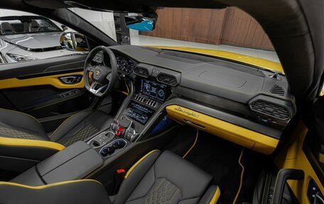 Lamborghini Urus I, 2024 год, 52 000 000 рублей, 35 фотография