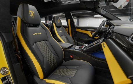Lamborghini Urus I, 2024 год, 52 000 000 рублей, 36 фотография