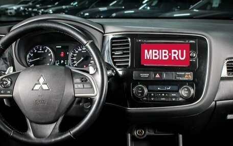 Mitsubishi Outlander III рестайлинг 3, 2014 год, 1 825 000 рублей, 17 фотография