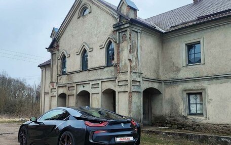 BMW i8 I рестайлинг, 2015 год, 5 300 000 рублей, 3 фотография