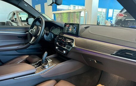 BMW 5 серия, 2018 год, 4 990 000 рублей, 8 фотография
