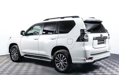 Toyota Land Cruiser Prado 150 рестайлинг 2, 2022 год, 9 998 000 рублей, 7 фотография