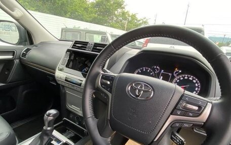 Toyota Land Cruiser Prado 150 рестайлинг 2, 2021 год, 3 500 000 рублей, 8 фотография