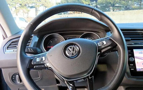 Volkswagen Tiguan II, 2020 год, 2 760 003 рублей, 8 фотография