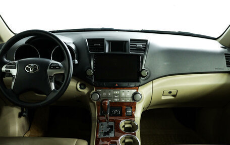 Toyota Highlander III, 2012 год, 2 692 000 рублей, 11 фотография