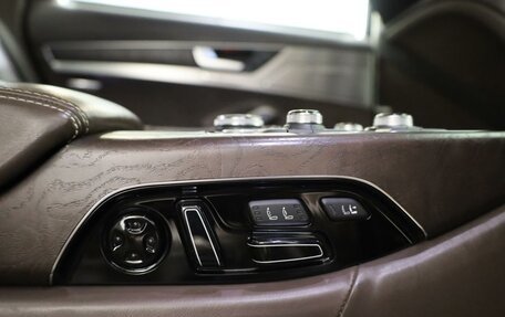 Audi A8, 2011 год, 1 700 000 рублей, 20 фотография