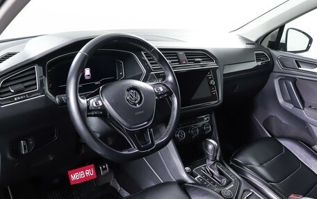 Volkswagen Tiguan II, 2019 год, 3 498 000 рублей, 15 фотография