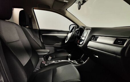 Mitsubishi Outlander III рестайлинг 3, 2012 год, 1 399 000 рублей, 9 фотография