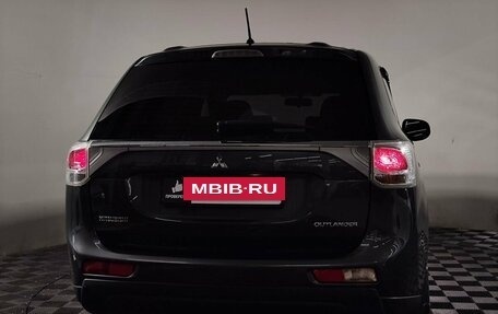 Mitsubishi Outlander III рестайлинг 3, 2012 год, 1 399 000 рублей, 21 фотография