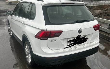 Volkswagen Tiguan II, 2018 год, 2 054 500 рублей, 2 фотография