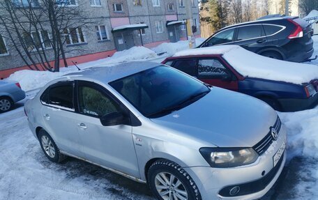 Volkswagen Polo VI (EU Market), 2013 год, 450 000 рублей, 2 фотография