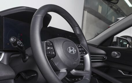 Hyundai Elantra, 2023 год, 2 700 000 рублей, 15 фотография