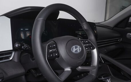 Hyundai Elantra, 2024 год, 2 800 000 рублей, 15 фотография