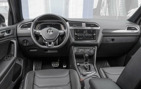 Volkswagen Tiguan II, 2020 год, 4 349 000 рублей, 6 фотография