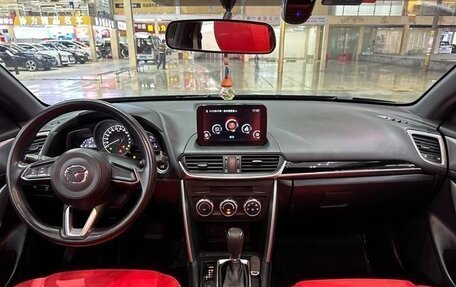 Mazda CX-4, 2019 год, 1 850 000 рублей, 11 фотография