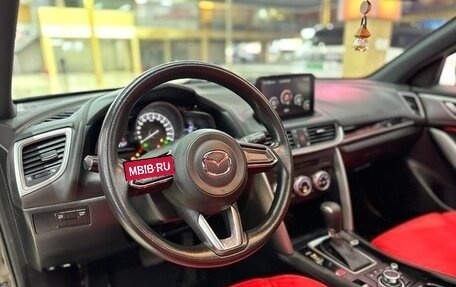 Mazda CX-4, 2019 год, 1 850 000 рублей, 10 фотография