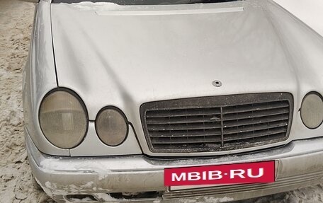 Mercedes-Benz E-Класс, 1999 год, 530 000 рублей, 4 фотография