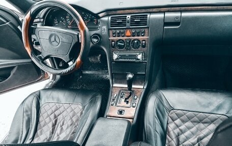 Mercedes-Benz E-Класс, 1999 год, 530 000 рублей, 10 фотография