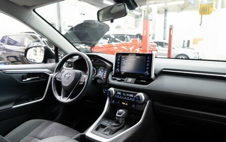 Toyota RAV4, 2019 год, 3 250 000 рублей, 18 фотография