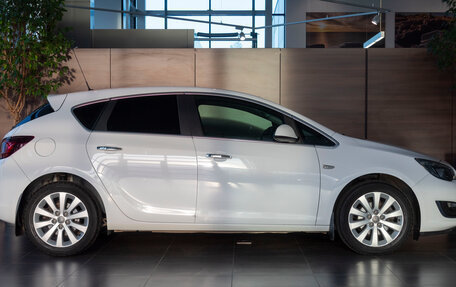 Opel Astra J, 2013 год, 1 350 000 рублей, 4 фотография
