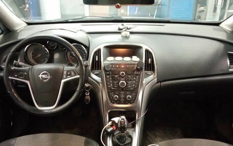 Opel Astra J, 2012 год, 735 000 рублей, 5 фотография
