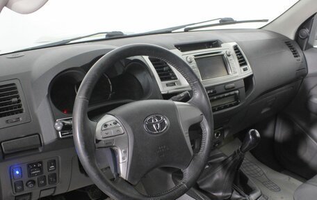 Toyota Hilux VII, 2012 год, 1 890 000 рублей, 13 фотография
