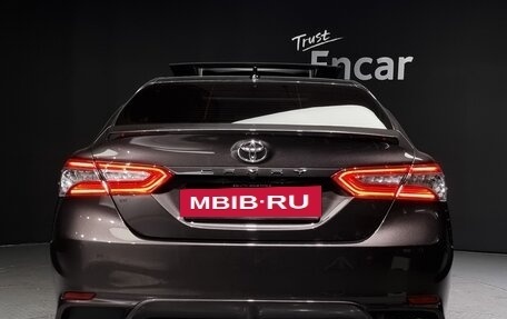 Toyota Camry, 2021 год, 3 600 000 рублей, 4 фотография