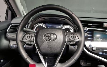 Toyota Camry, 2021 год, 3 600 000 рублей, 6 фотография