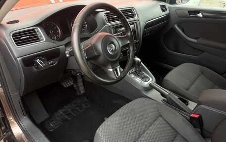 Volkswagen Jetta VI, 2011 год, 930 000 рублей, 17 фотография