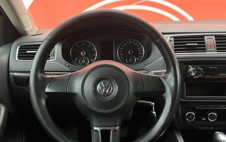 Volkswagen Jetta VI, 2011 год, 930 000 рублей, 14 фотография