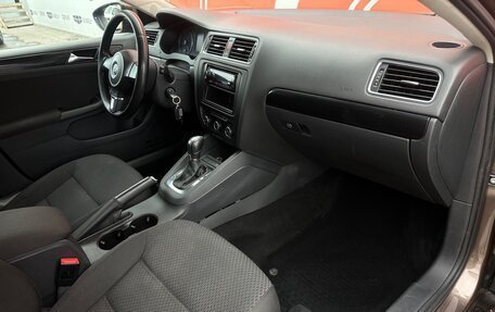 Volkswagen Jetta VI, 2011 год, 930 000 рублей, 31 фотография