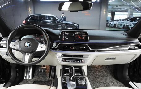 BMW 7 серия, 2021 год, 7 130 000 рублей, 6 фотография
