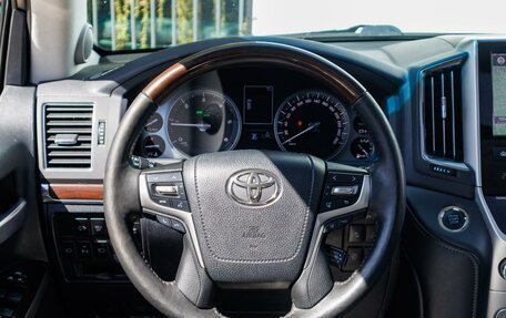 Toyota Land Cruiser 200, 2016 год, 7 499 000 рублей, 17 фотография