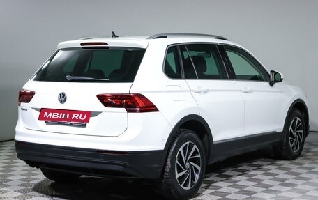 Volkswagen Tiguan II, 2018 год, 2 530 000 рублей, 5 фотография