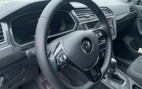 Volkswagen Tiguan II, 2018 год, 3 200 000 рублей, 15 фотография