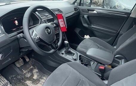 Volkswagen Tiguan II, 2018 год, 3 200 000 рублей, 13 фотография