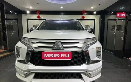 Mitsubishi Pajero Sport III рестайлинг, 2021 год, 3 400 123 рублей, 2 фотография