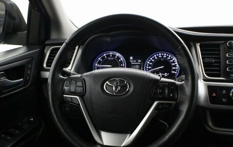 Toyota Highlander III, 2017 год, 4 290 000 рублей, 23 фотография