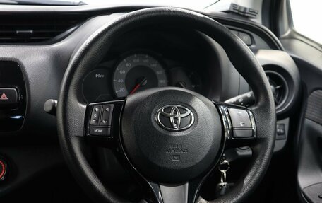 Toyota Vitz, 2018 год, 1 120 000 рублей, 33 фотография
