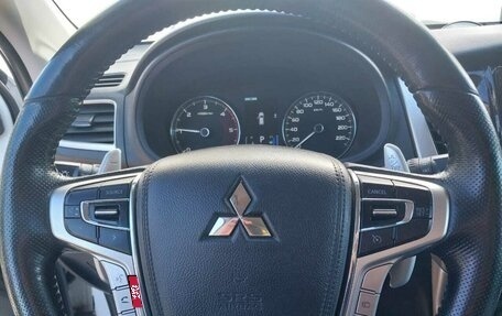 Mitsubishi Pajero Sport III рестайлинг, 2018 год, 3 450 000 рублей, 5 фотография